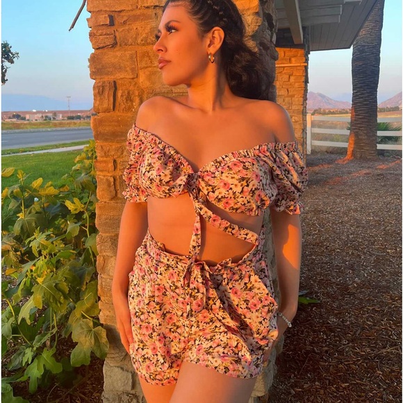 Floral print crop top and short - Picture 5 of 15